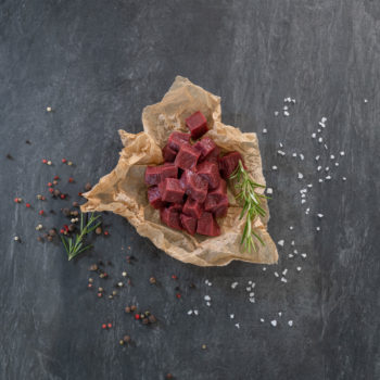Hirsch Ragout geschnitten