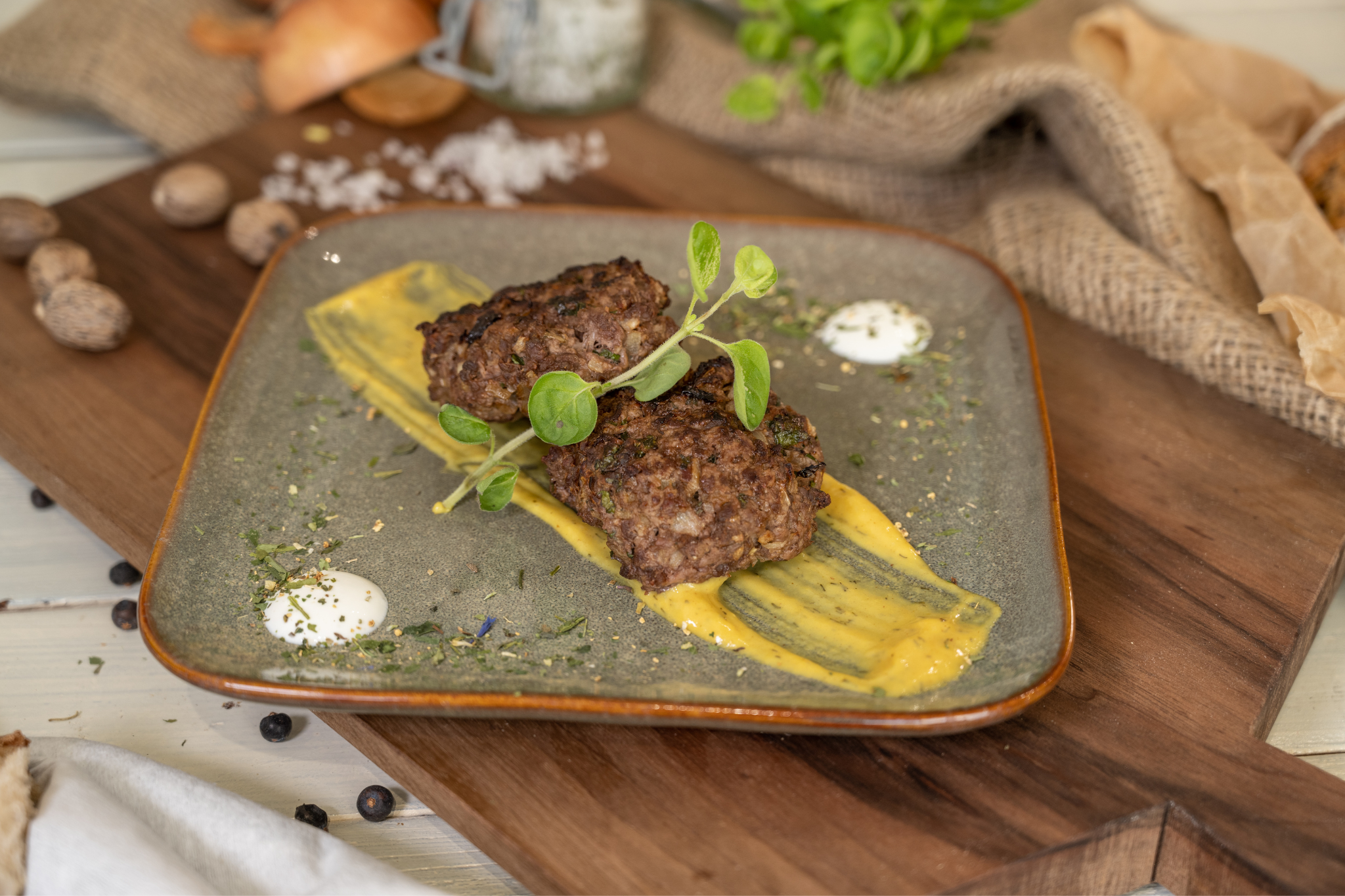 Faschierte Laibchen vom Bio Angus Rind Rezept Pannatura Esterhazy Bio-Landgut