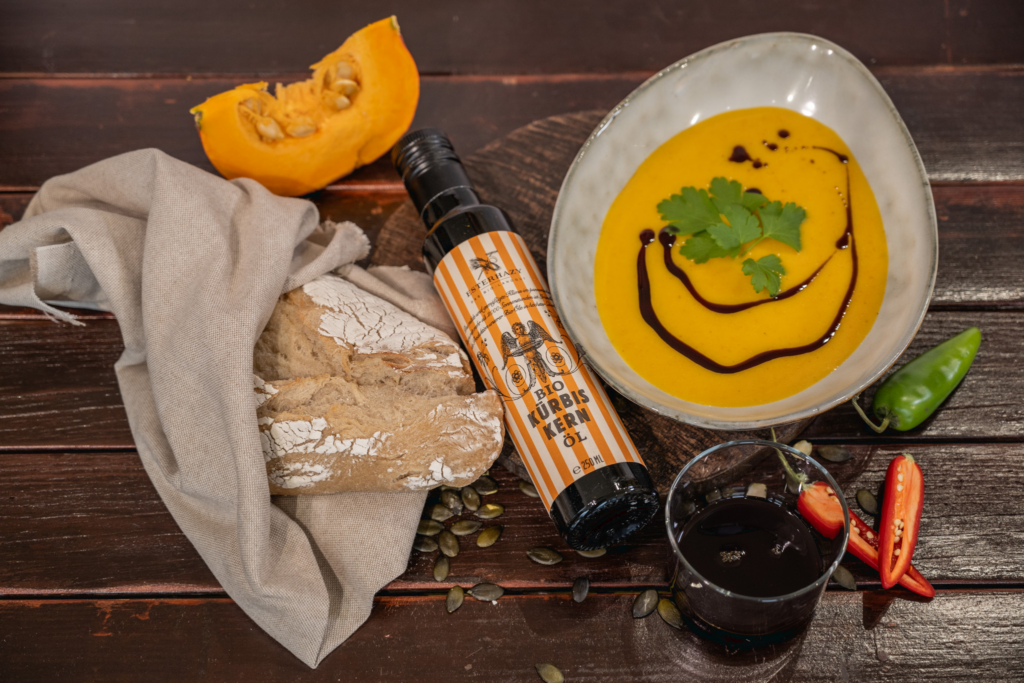 Kürbiscremesuppe mit Bio Kürbiskernöl | PANNATURA